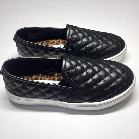 Steve Madden | slip-on silhouette Casual Sneakers - Picture 5 of 8